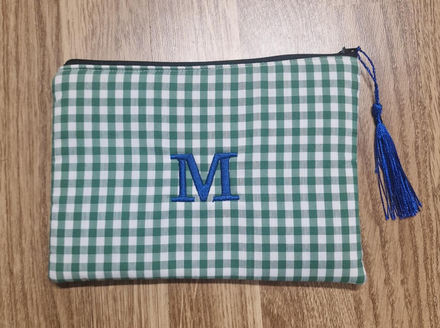 Bolso de mano o neceser INICIAL BORDADA