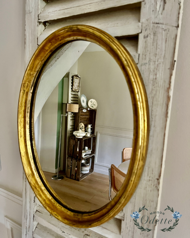 JACQUES - Le miroir ovale vintage en bois doré