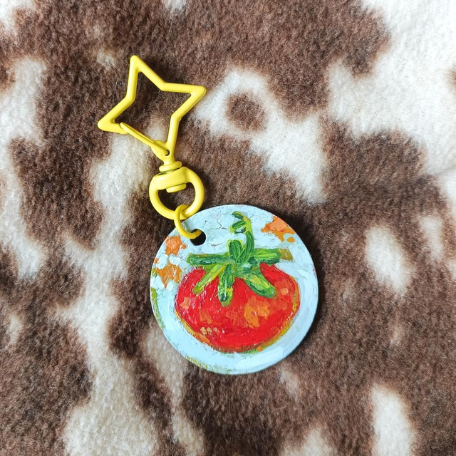 tomato dream - round gouache painting keychain