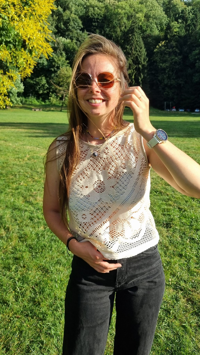 Petit top en napperon beige