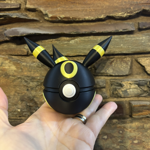3D printed Umbreon Pokeball