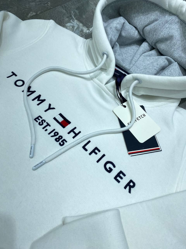 Tommy Hilfiger jaka ar izšūtu logotipu
