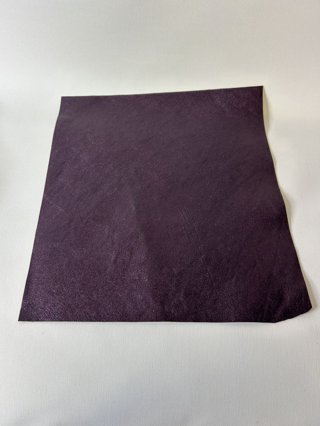 Chute de cuir prune métallisé