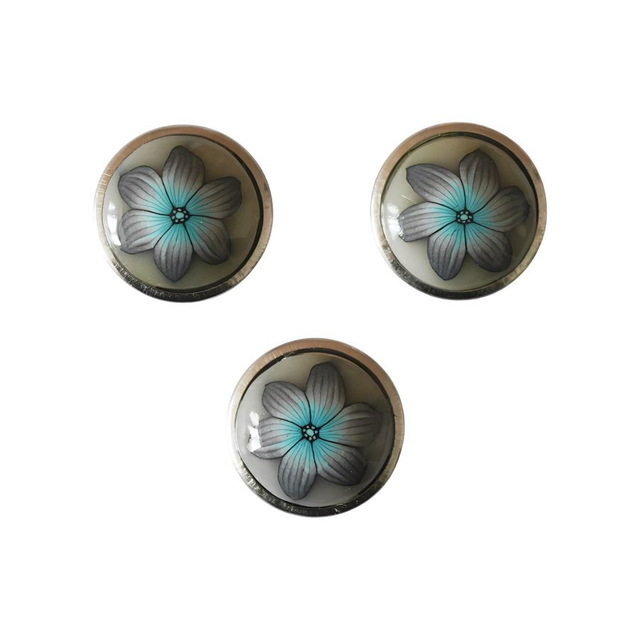 Bouton pression fleur bleu gris