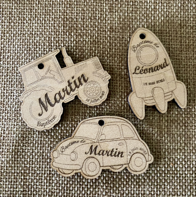 Etiquettes en bois personnalisables pour baptême, communion, anniversaire…
