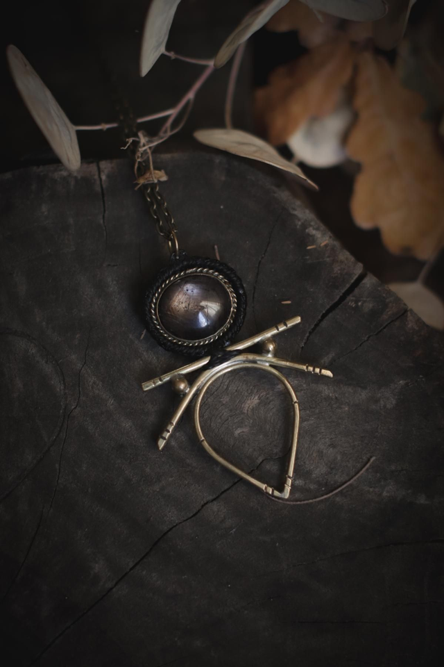 IMBOLC - Grigri solaire hyperstène