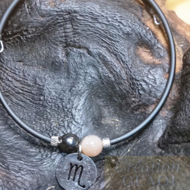 Scorpion (hématite non magnétique et pierre de soleil)