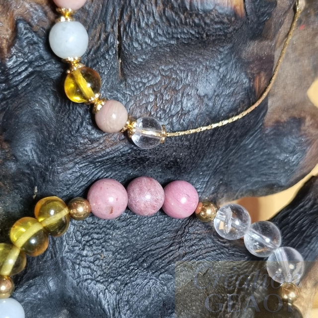 Bracelet des êtres chers (obsidienne noire, Opale Rose, emeraude, ambre,rhodocrosite, cristal de roche