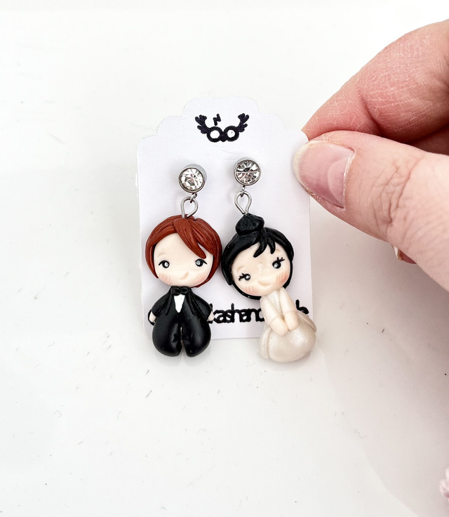 Orecchini a lobo pendenti fan art in stile chibi con strass bianco e perni in acciaio inossidabile