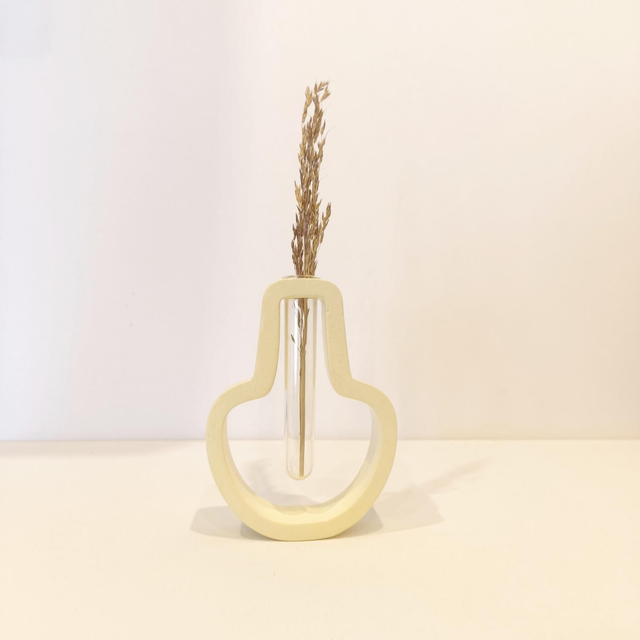 Vase déco “Épure” – design ajouré avec tube incassable et fleurs séchées 