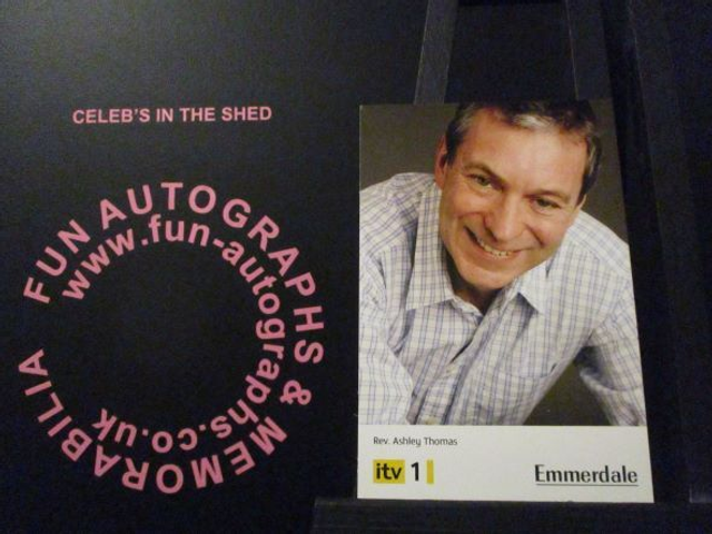 John Middleton (Rev. Ashley Thomas) Original Emmerdale Yellow &amp; Black Itv1 Logo Cast Card