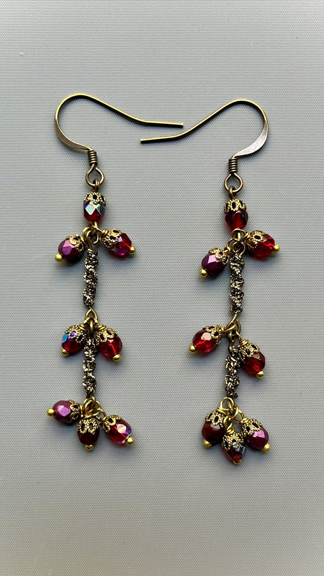Boucles d'oreilles vintage couleurs prune fuschia et bordeaux