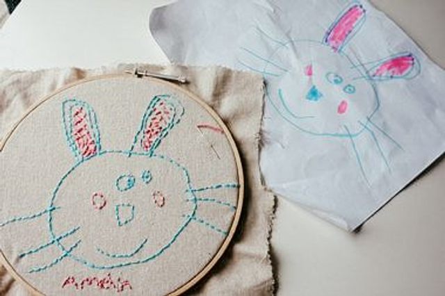 KIDS Workshop Bordar conejito en bastidor