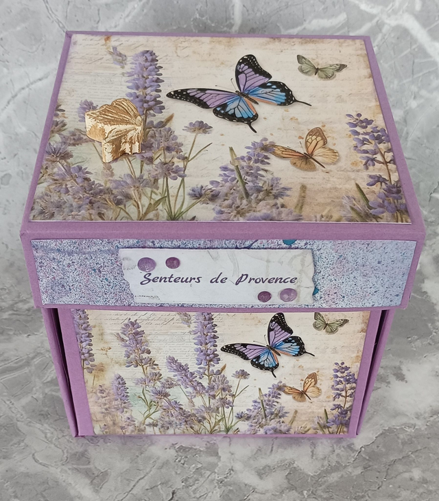 Coffret Cadeau Lavande. Fait Main et Artisanat de Provence. Effet surprise