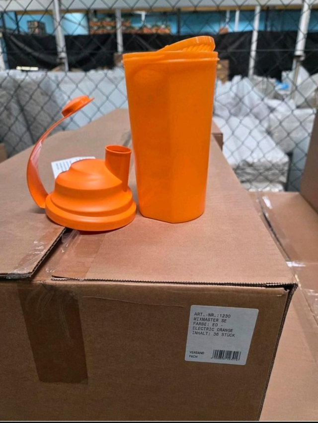 Shaker 750 ml neu Farbe orange