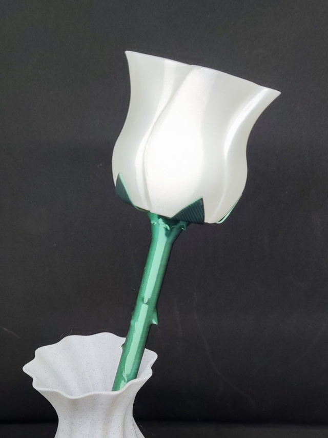 Rose blanche décorative – Impression 3D