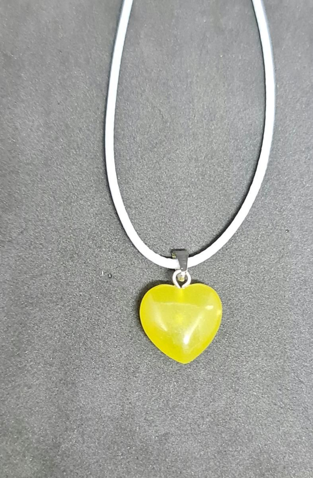 Collier cœur jade jaune 