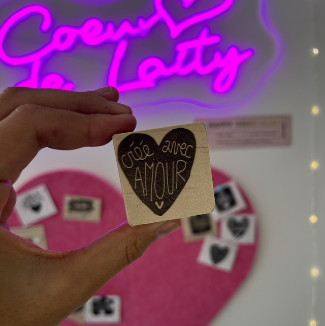 Tampon "Créé avec amour"