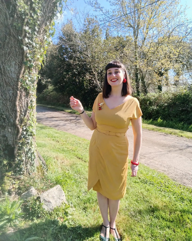 Robe tulipe "Dita" jaune moutarde