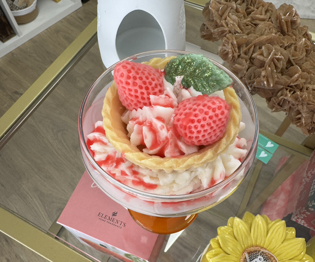 Bougie Bijou – Édition Tartelette à la Fraise