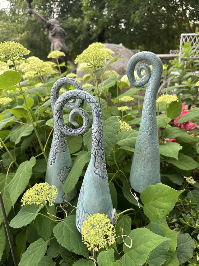 Käferzipfel hellblau mit dunklem Muster 26 cm