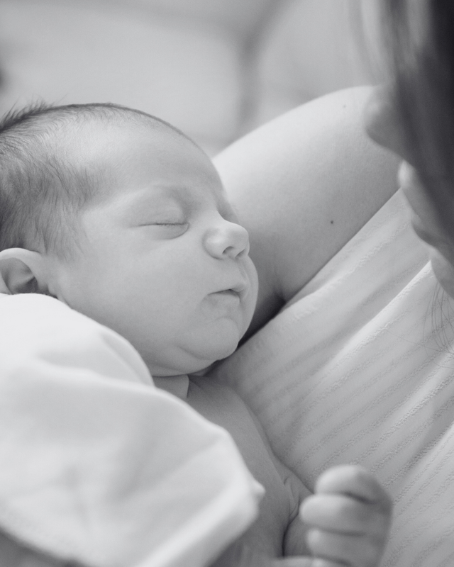 6.2 - "Coffret Naissance" : 1 massage Femme enceinte "Dos" + 4 séances "Apprendre à masser Bébé" + 1 Postnatal "Energisant" ou "Revitalisant"