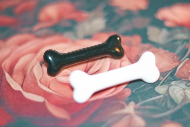 Barrette • bones