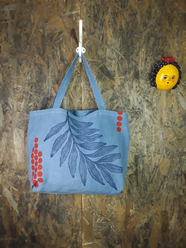 Cabas en lin teinté à l'indigo OISELEURS ET FRUITS ROUGES 