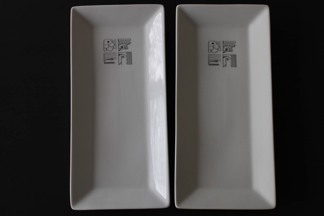 2 serveerschalen (15x32 cm).