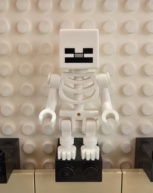 LEGO min011 Skeleton Minifigur