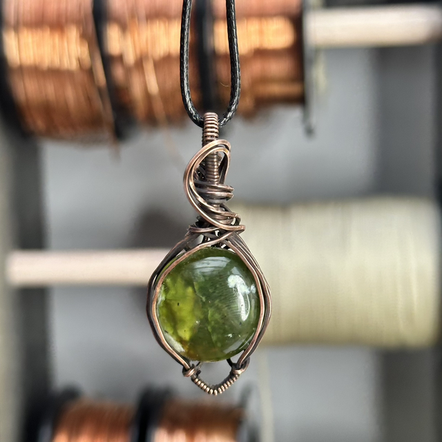 Chrome chalcedony pure copper wire wrapped pendant 