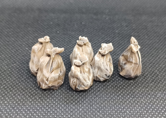 7mm scale / 0 gauge mail sacks