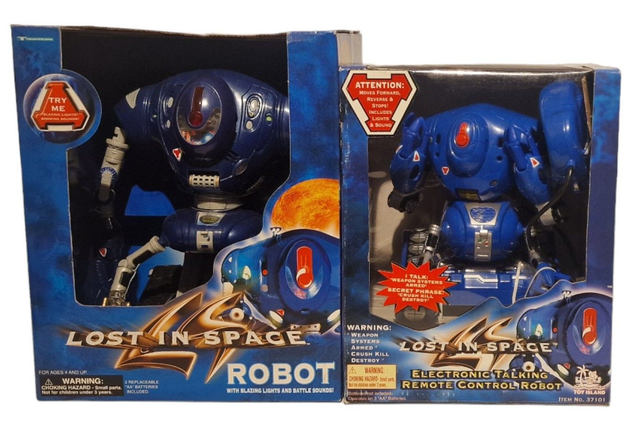 Lost In Space the movie Robot models