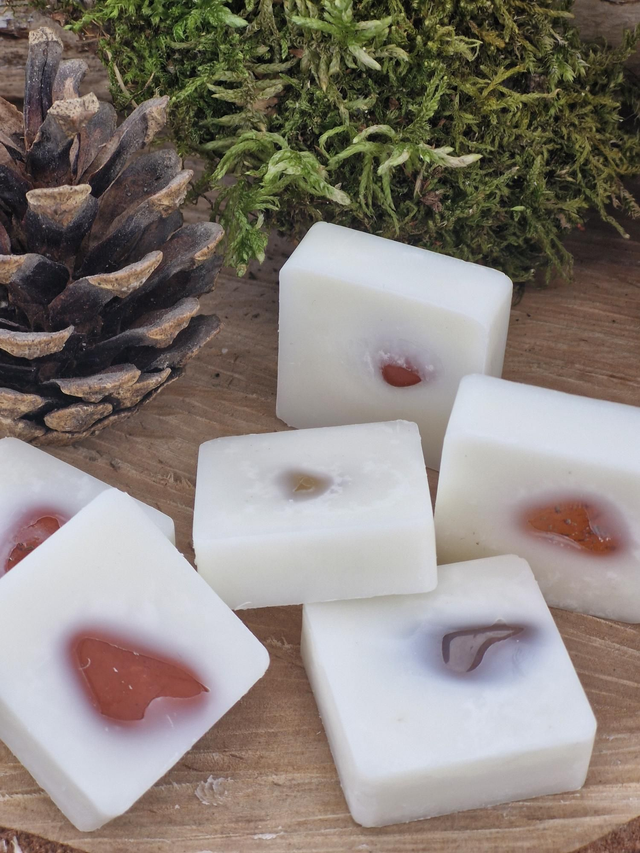 Amber & Violet crystal wax melt