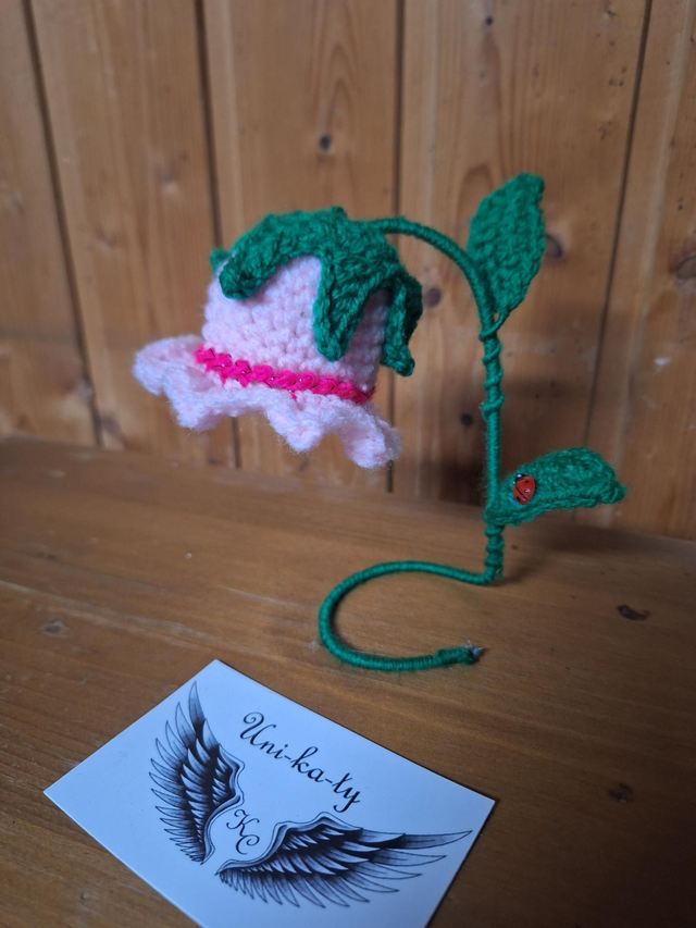 Kleine Blumenlampe gehäkelt 