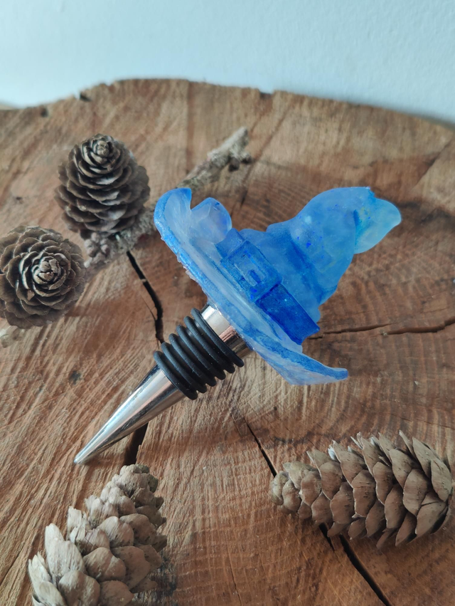 Bouchon de bouteilles réutilisable en verre recyclé modèle chapeau de sorcière bleu