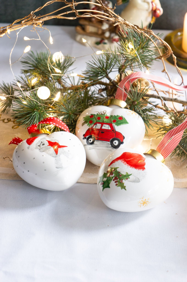 Boule de Noël en forme de cœur rouge en porcelaine,  boule décoration du sapin de Noël , création fait-main unique