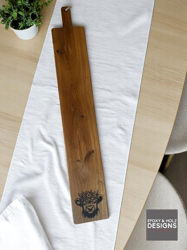 Partybrett 95 cm – Massivholz Eiche mit Kuh-Inlay