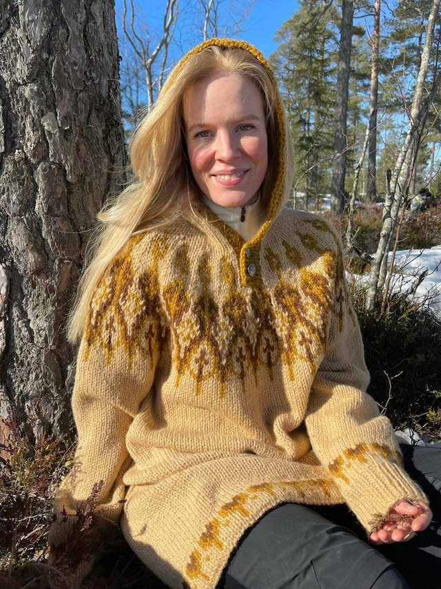 Tusseladd Polar Sweater Kit - Col 15 (Dark Camel) - Norwegian Wool &amp; Pattern - Linka Neumann