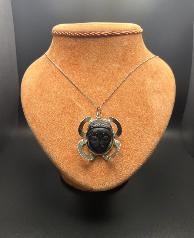 Volto di Ombra – Collana in Argento 925 con Onice Intagliata a Mano