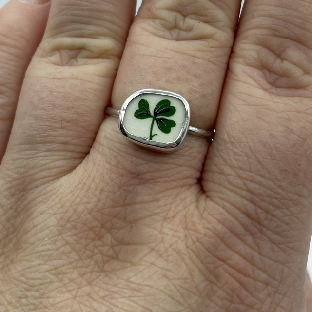 Recycled Pottery “Clover” & Recycled Silver Ring Size P