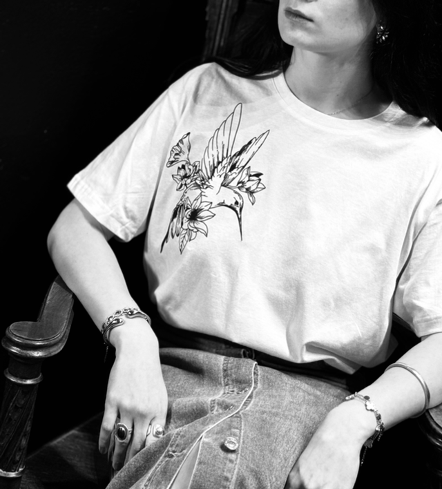 T-Shirt « Bird Colibri » - Édition 🍂- Blanc - taille : M - Poitrine droite 