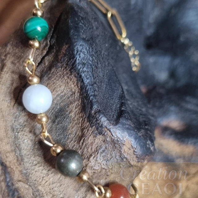 Bracelet des êtres chers : Agate rouge Cornaline, pyrite, Emeraude et Malachite