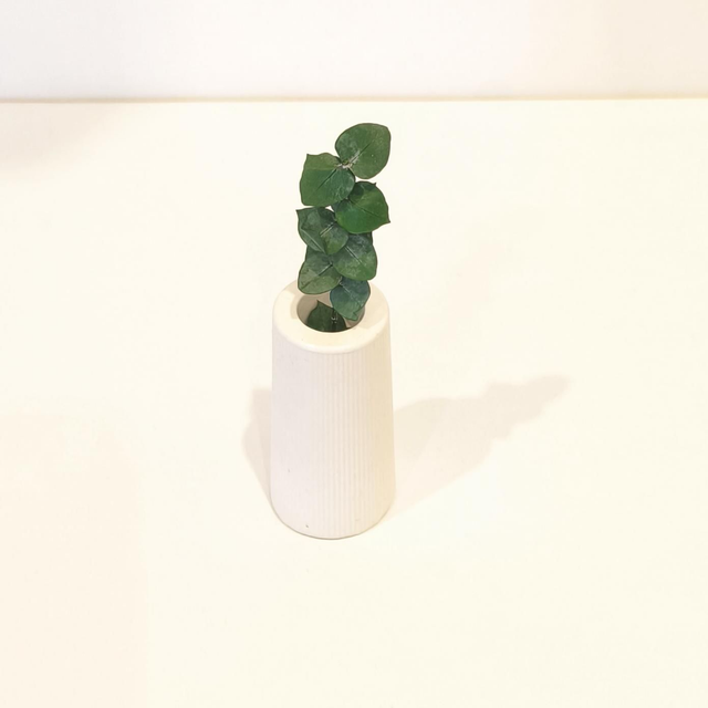 "Solune" Mini vase artisanal en gypse avec fleurs séchées – déco minimaliste 