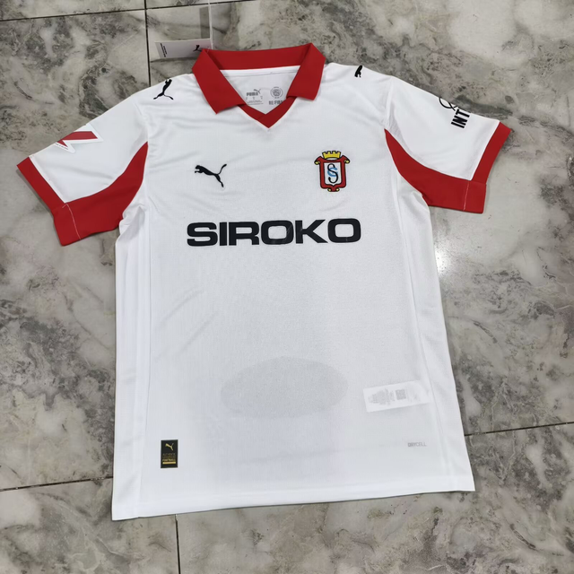 Tercera equipación Real Club Sporting de Gijón 25, 26