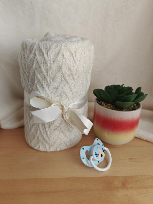 Couverture blanche brodé 