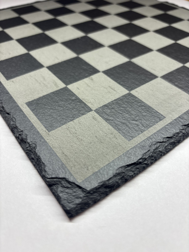 Échiquier sur ardoise 30 x 30 cm
