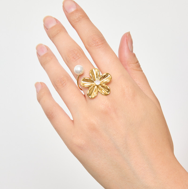 Bague fleur avec strass et perle 