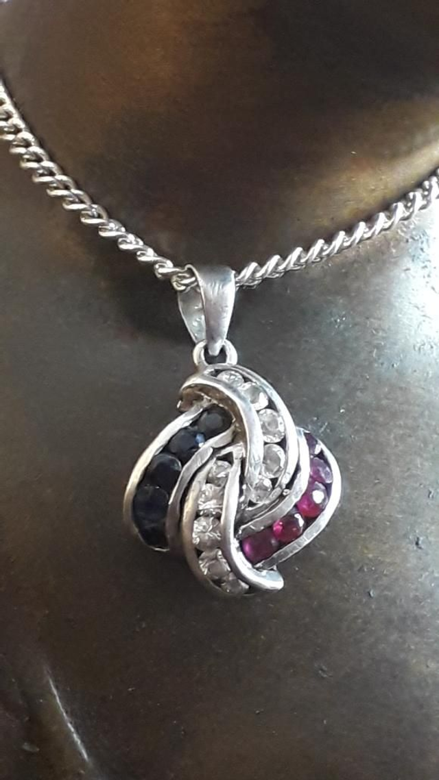 Pendentif saphir, zirconium, rubis, argent 925.