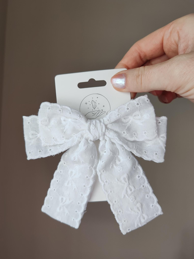 White embroidered hairbow